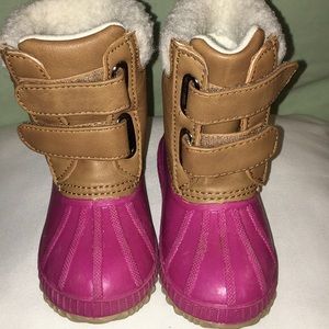 Toddlers size 7/8 GAP rain/snow boots